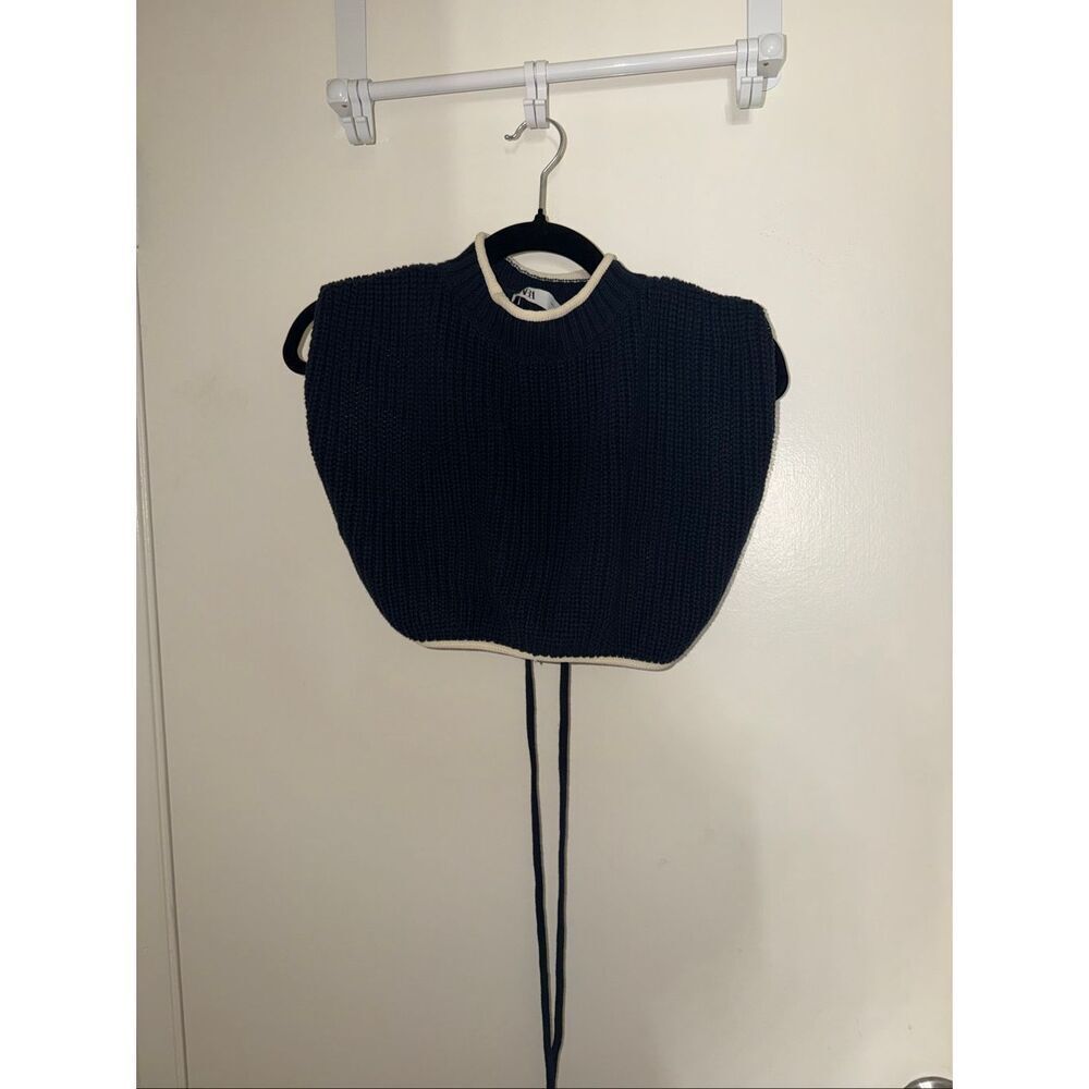 Size S navy and cream cropped top Zara open back